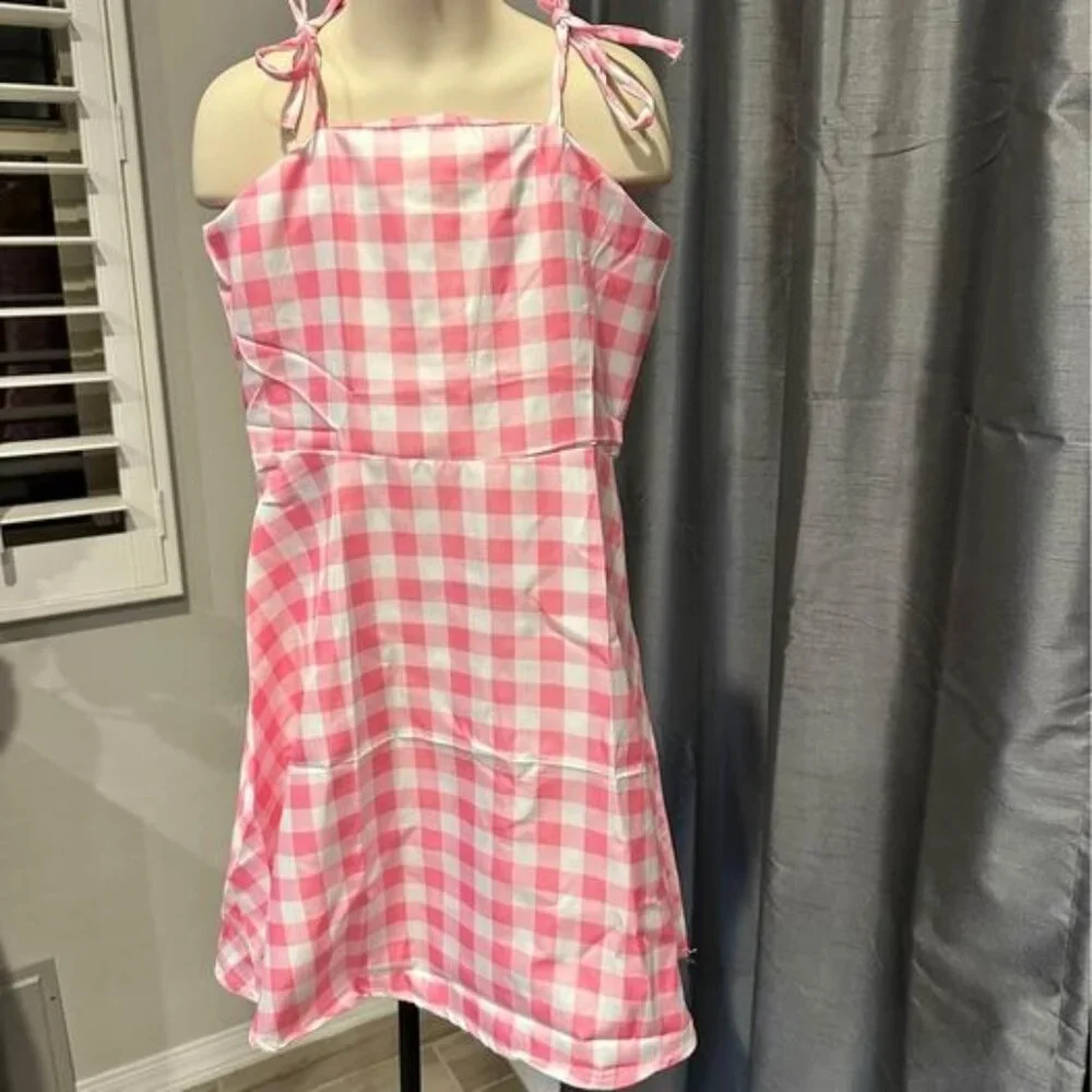 New: 50’s pink plaid dress‎ w jewelry & bows (9-10 years old)